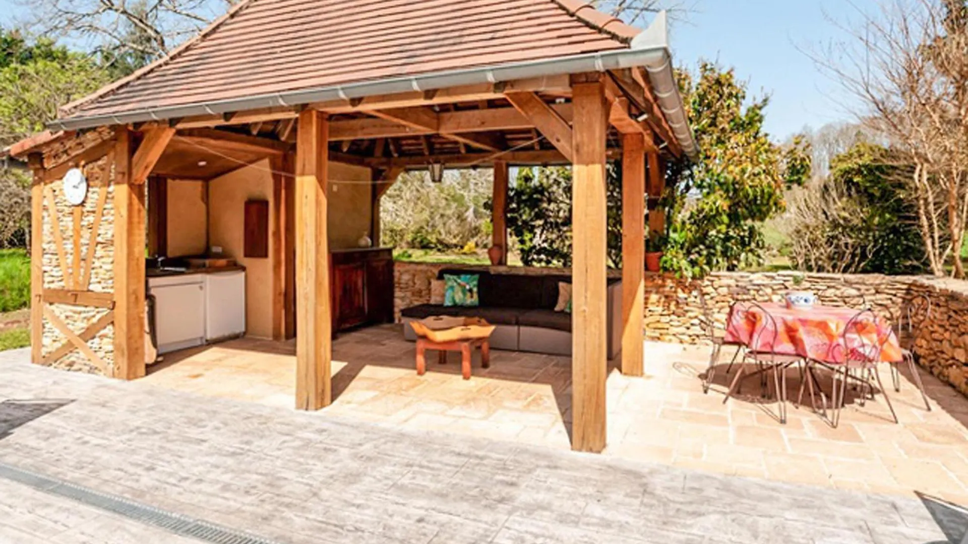 Awesome Home In Frayssinet-Le-Gelat With Kitchen Сasa de vacaciones
